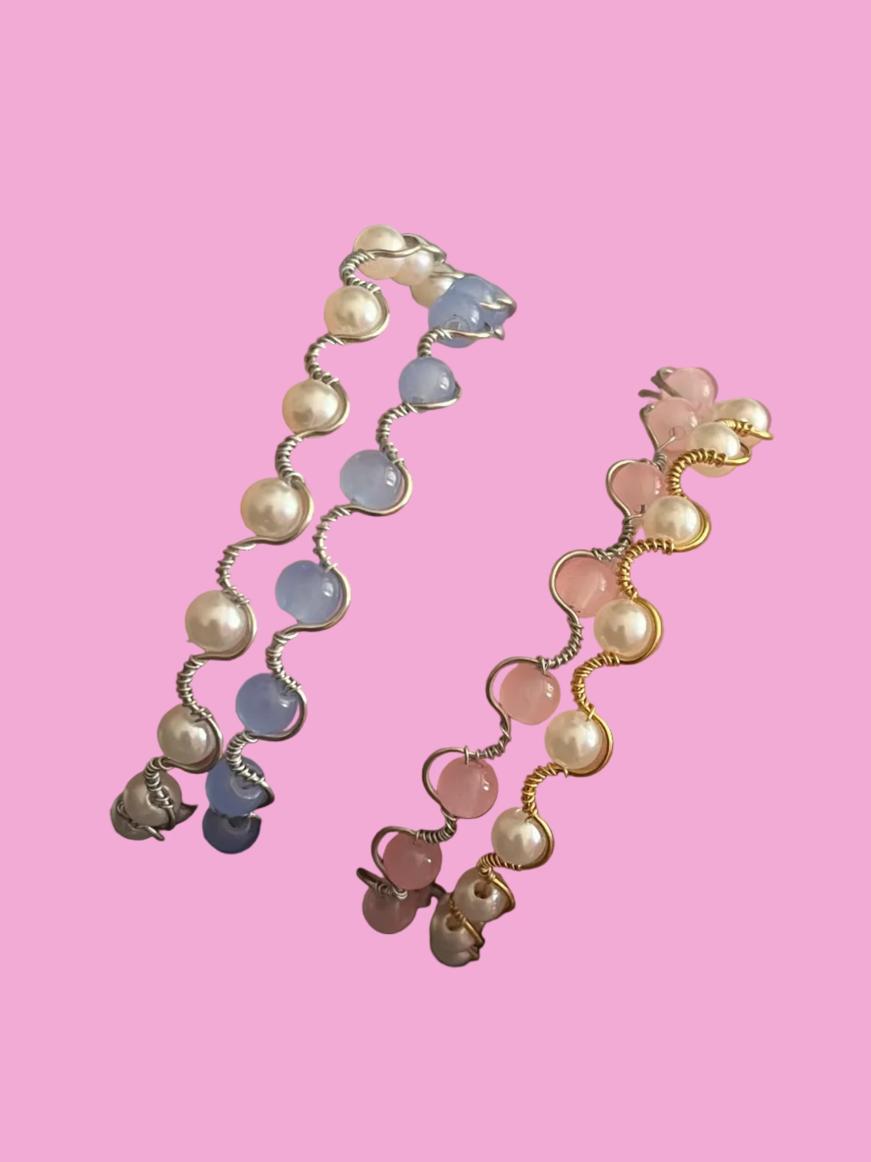 Wavy bead bracelets